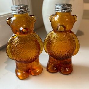 Vintage-y Anthropologie Teddy Bear Salt & Pepper shakers